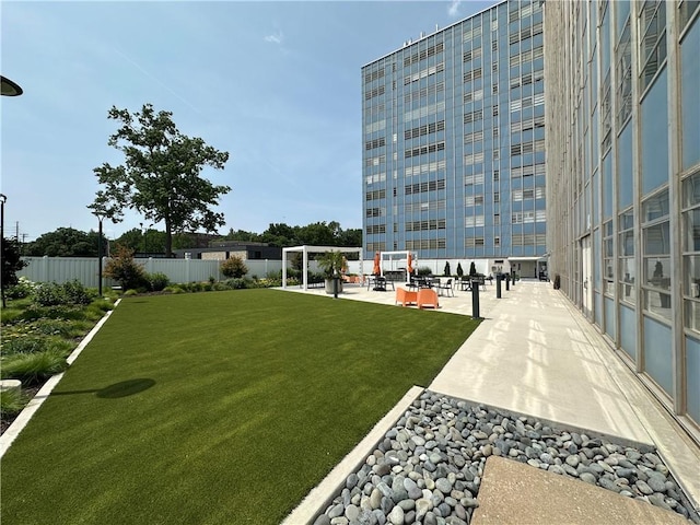 333 W Meyer Blvd Unit 414, Kansas City, MO 64113 - view of home's community featuring a patio