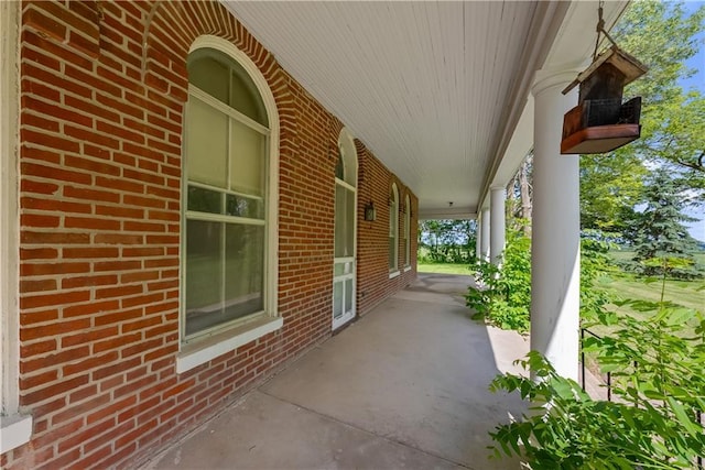 5322 SE Riverside Ter, Saint Joseph, MO 64507 - view of porch