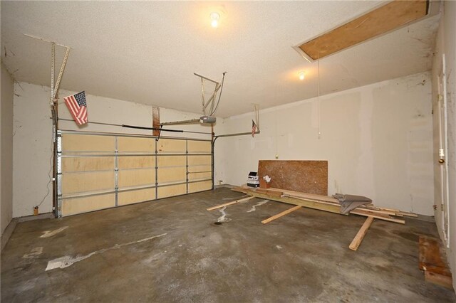 18 Timber Creek Cir, Platte City, MO 64079 - garage with a garage door opener