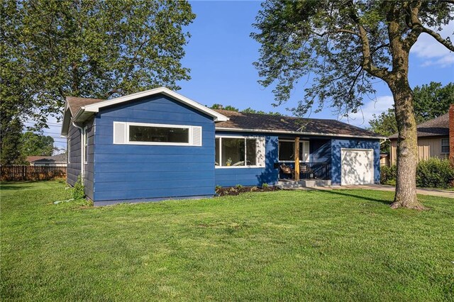 624 S Locust St, Gardner, KS 66030 - ranch-style home with an attached garage