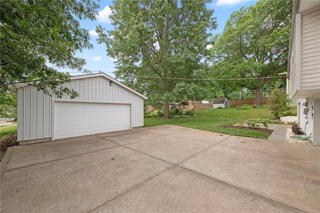 5029 NE 58th St, Kansas City, MO 64119 - view of detached garage