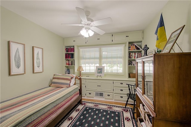 301 W 109th St, Kansas City, MO 64114 - bedroom with ceiling fan