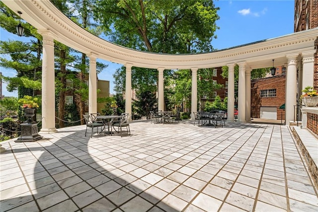 4618 Warwick Blvd Unit 6C, Kansas City, MO 64112 - view of patio / terrace with outdoor dining area