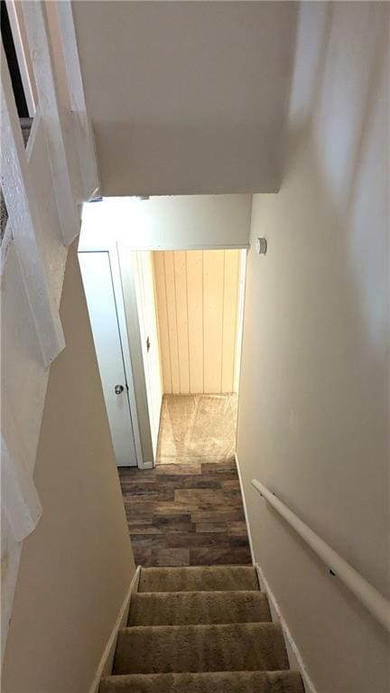 8476 Lane Dr, Raytown, MO 64138 - view of stairway