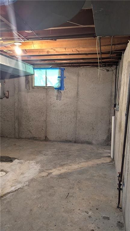 8476 Lane Dr, Raytown, MO 64138 - view of below grade area