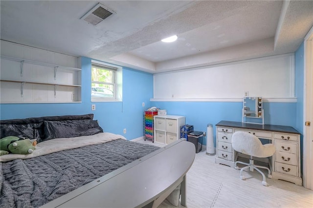 14001 S Tomahawk Dr, Olathe, KS 66062 - bedroom featuring a raised ceiling and baseboards