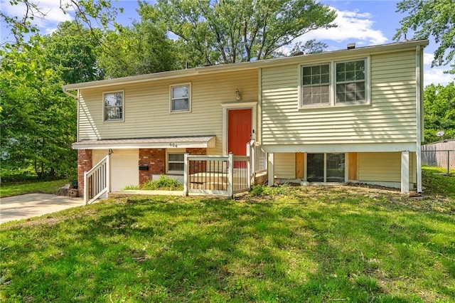 604 NE Ash St NE, Lees Summit, MO 64063 - view of raised ranch