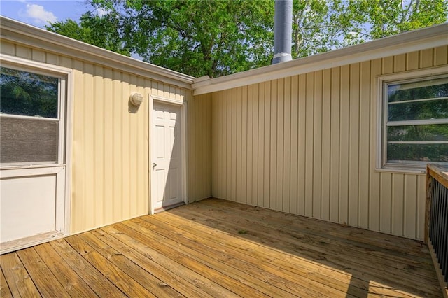 604 NE Ash St NE, Lees Summit, MO 64063 - view of wooden deck