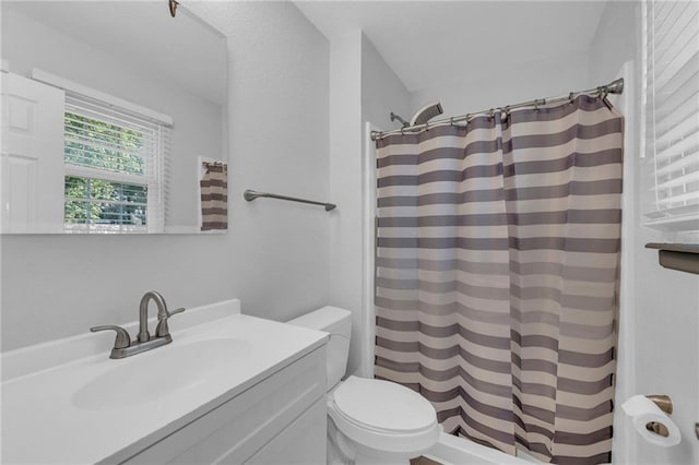 19133 E 15th St N, Independence, MO 64056 - full bath with toilet, vanity, and a shower with curtain
