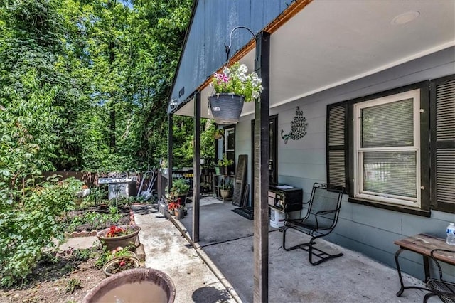 8303 Wabash Ave, Kansas City, MO 64132 - view of patio