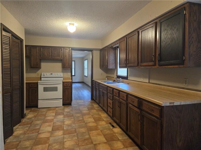 725 E 10th St, Pittsburg, KS 66762 - photo 5