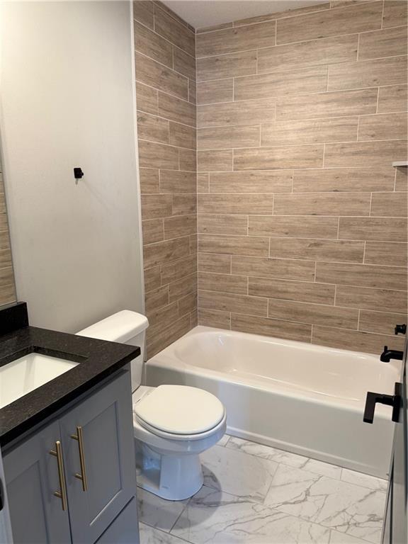 4705 NE Freehold Dr, Lees Summit, MO 64064 - photo 16