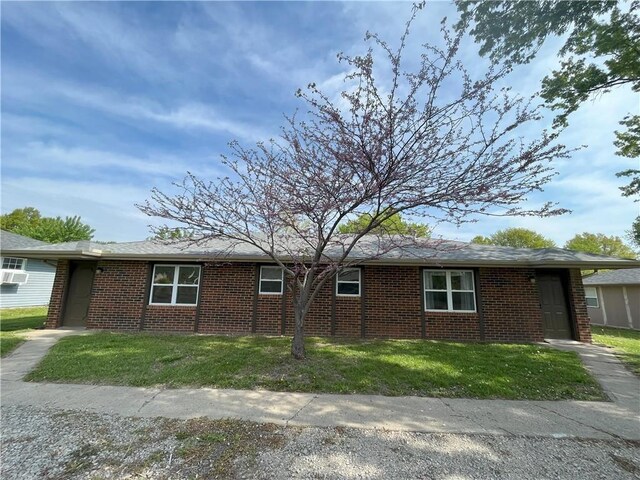 33 SE 250th Rd, Warrensburg, MO 64093 - photo 1
