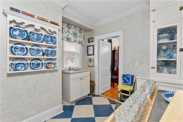 1809 Main St, Lexington, MO 64067 - hall featuring ornamental molding and light floors
