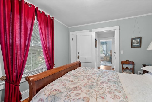 1809 Main St, Lexington, MO 64067 - bedroom with crown molding