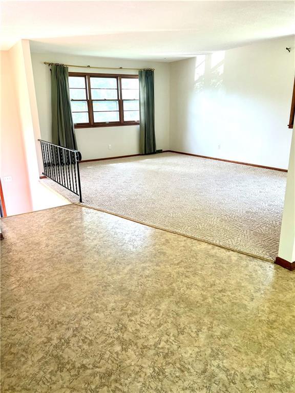 1505 Safari Dr, Saint Joseph, MO 64506 - photo 3