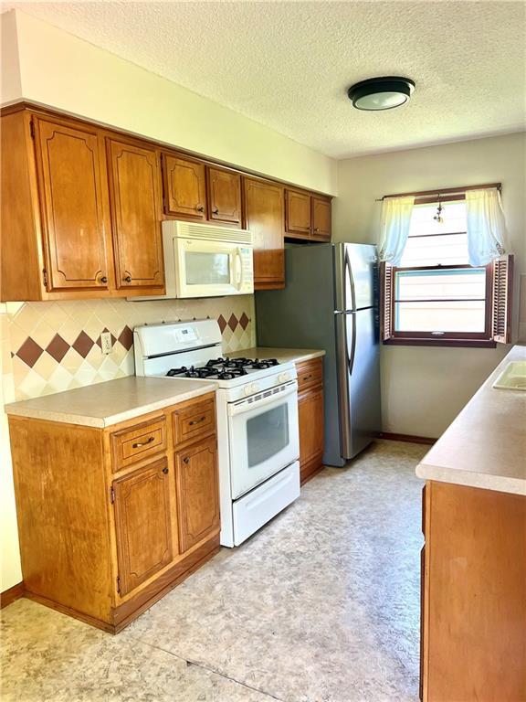1505 Safari Dr, Saint Joseph, MO 64506 - photo 8