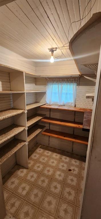 423 S Minnesota Ave, Columbus, KS 66725 - view of storage room