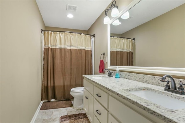 16570 S Ingrid St, Gardner, KS 66030 - full bath with double vanity, baseboards, toilet, and curtained shower