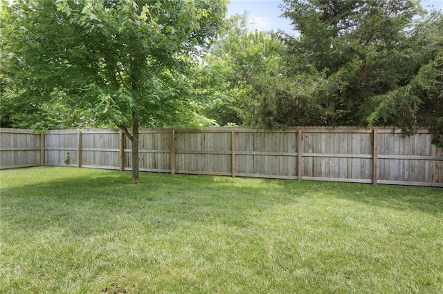 16570 S Ingrid St, Gardner, KS 66030 - view of yard