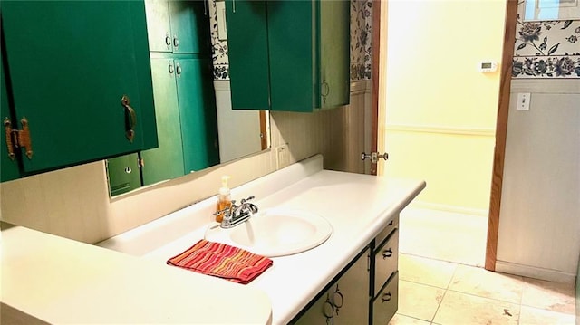1441 S Maple St, Ottawa, KS 66067 - bathroom featuring vanity