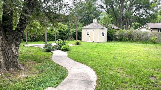 1441 S Maple St, Ottawa, KS 66067 - view of yard featuring a shed