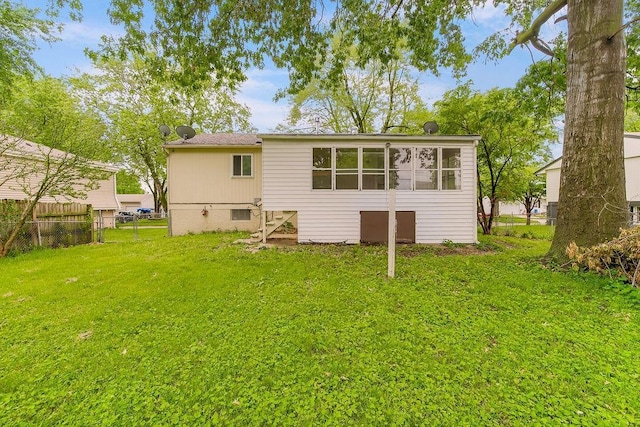 19218 E 6th St N, Independence, MO 64056 - back of property with crawl space