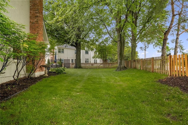 2204 W 123rd Ter, Leawood, KS 66209 - view of yard