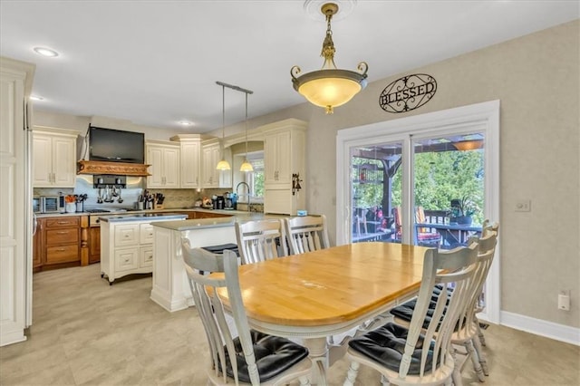 8506 W 155th Pl, Overland Park, KS 66223 - dining area with baseboards