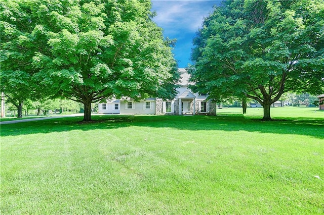 11814 W 149th St, Olathe, KS 66062 - view of grassy yard