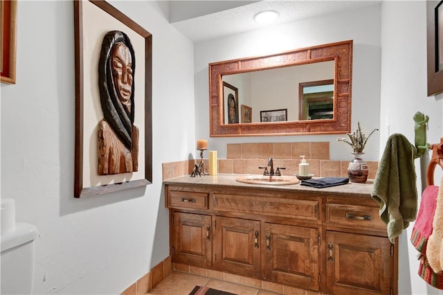 11814 W 149th St, Olathe, KS 66062 - bathroom featuring vanity and tile patterned flooring