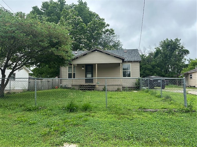 542 S Oak St, Nevada, MO 64772 - photo 1