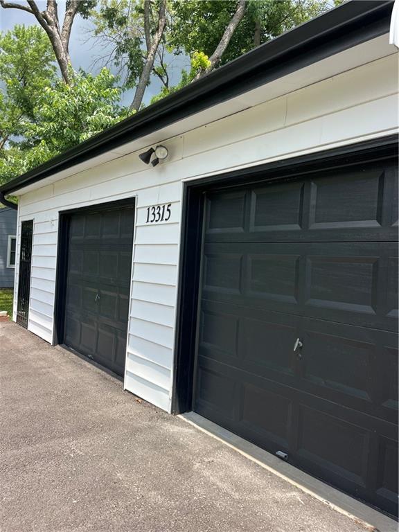 13315 10th St, Grandview, MO 64030 - photo 8