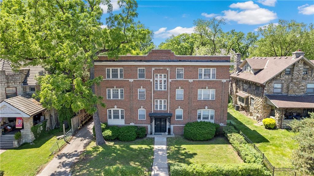 3708-3710 Summit St, Kansas City, MO 64111 - photo 1