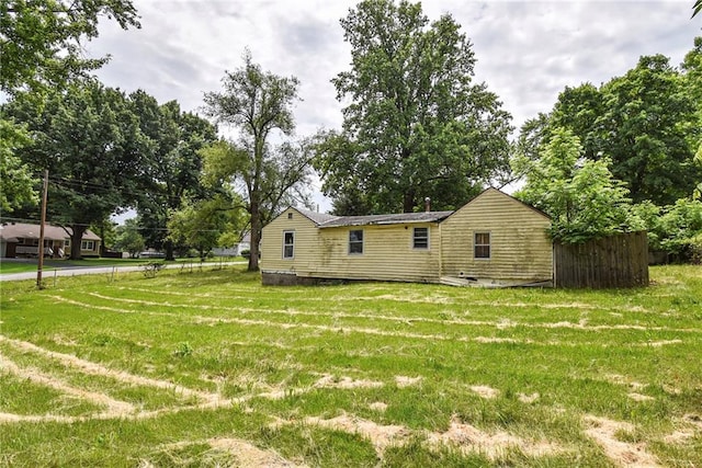 10908 E 66th St, Raytown, MO 64133 - view of green lawn