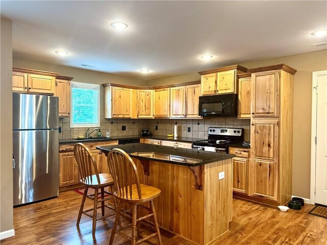 4705 N Creek Wood Dr, Saint Joseph, MO 64507 - photo 7