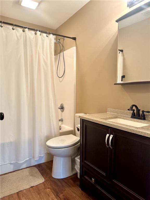 4705 N Creek Wood Dr, Saint Joseph, MO 64507 - photo 18