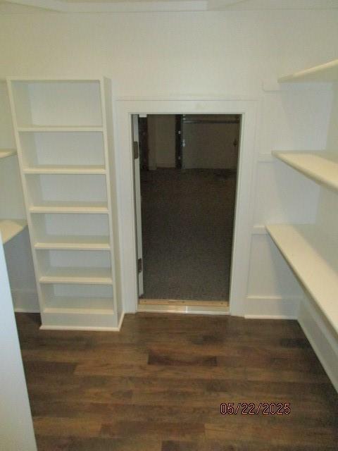 7031 N London Ave, Kansas City, MO 64151 - view of pantry