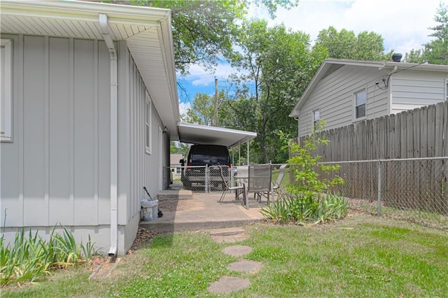 4511 NE 45th St, Kansas City, MO 64117 - view of yard with a patio area