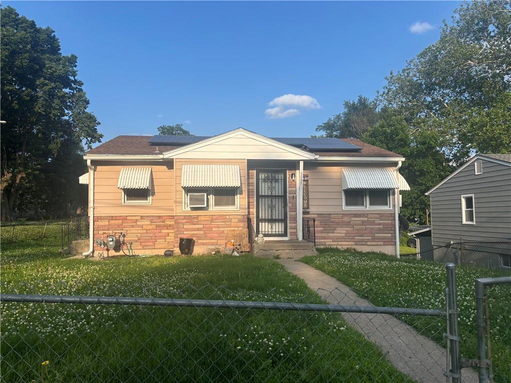 2207 N 9th St, Kansas City, KS 66101 - photo 1