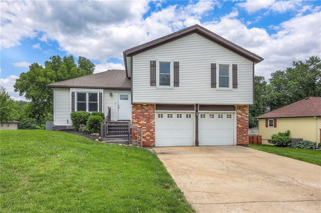 455 Twist Dr, Bonner Springs, KS 66012 - photo 1