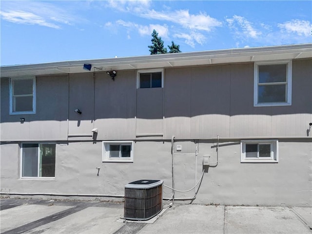 2939 Jewett St, Kansas City, MO 64117 - exterior view of cooling unit
