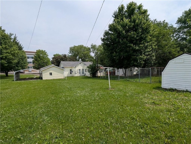 225 E 11th St, Horton, KS 66439 - view of yard