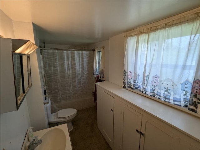 225 E 11th St, Horton, KS 66439 - full bath with toilet, curtained shower, and a sink