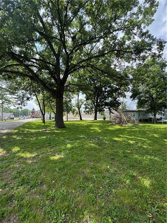 201 E School St, Hamilton, MO 64644