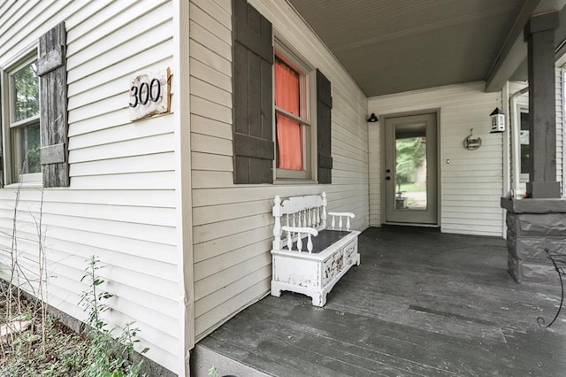 300 Brown Ave, Osawatomie, KS 66064 - entrance to property featuring covered porch