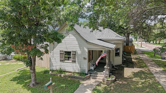 300 Brown Ave, Osawatomie, KS 66064 - bungalow featuring a front yard