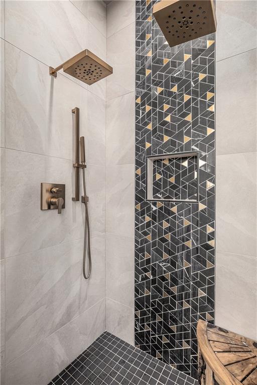 15278 W 173rd St, Olathe, KS 66062 - full bathroom with a tile shower