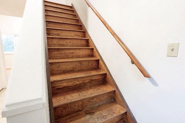255 N Michigan St Unit 1-2, Lawrence, KS 66044 - view of stairway