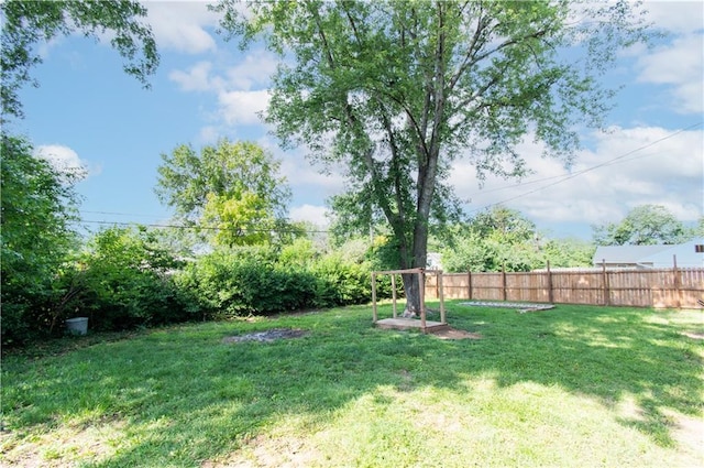 1739 W 26th St, Lawrence, KS 66047 - view of yard
